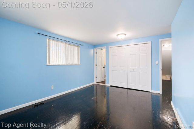 30151 Barbary Court, Warren, MI 48093