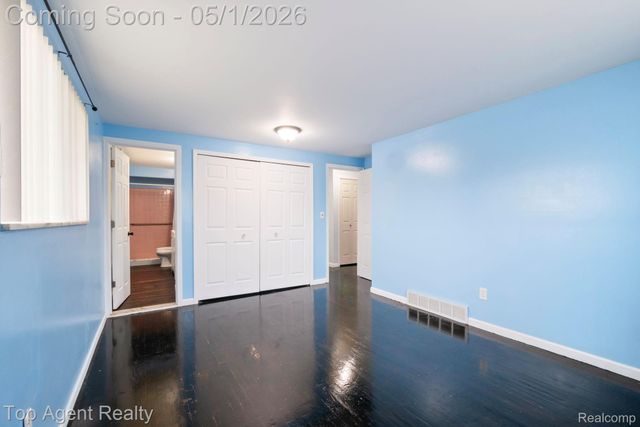30151 Barbary Court, Warren, MI 48093