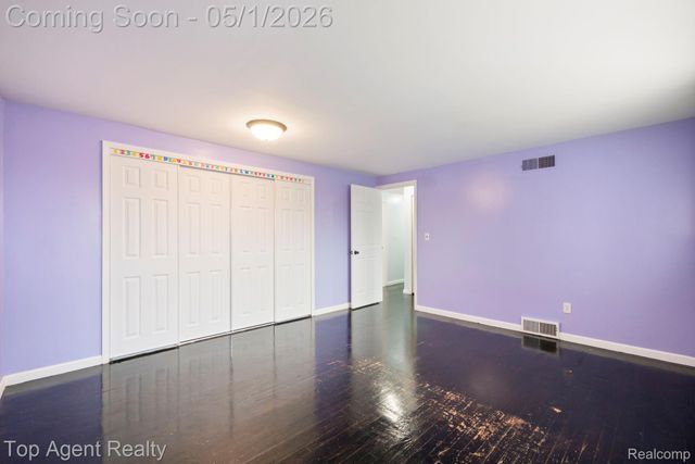 30151 Barbary Court, Warren, MI 48093