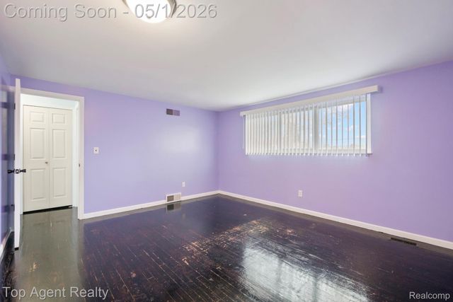 30151 Barbary Court, Warren, MI 48093