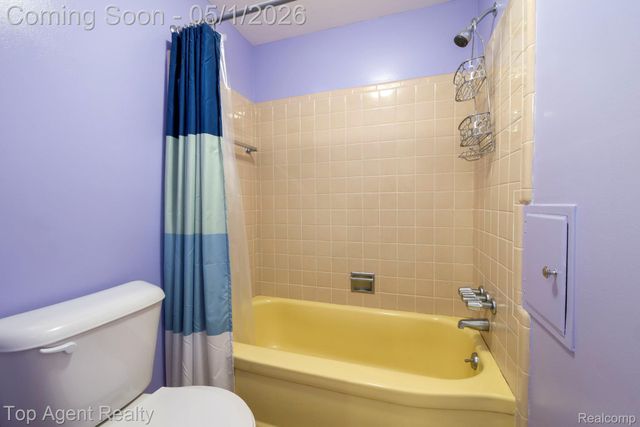 30151 Barbary Court, Warren, MI 48093