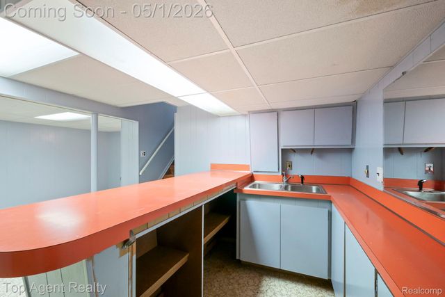 30151 Barbary Court, Warren, MI 48093