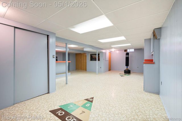 30151 Barbary Court, Warren, MI 48093