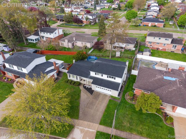 30151 Barbary Court, Warren, MI 48093