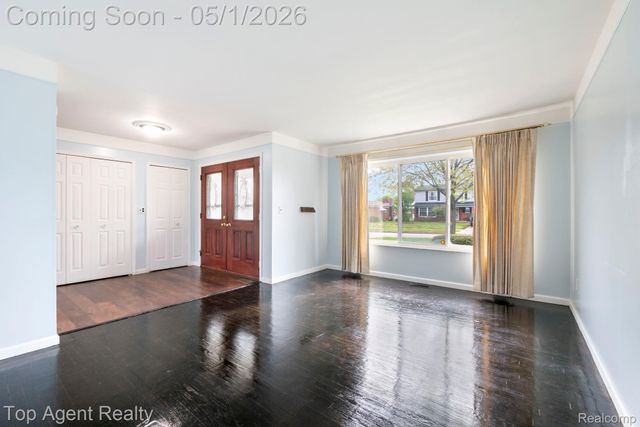 30151 Barbary Court, Warren, MI 48093