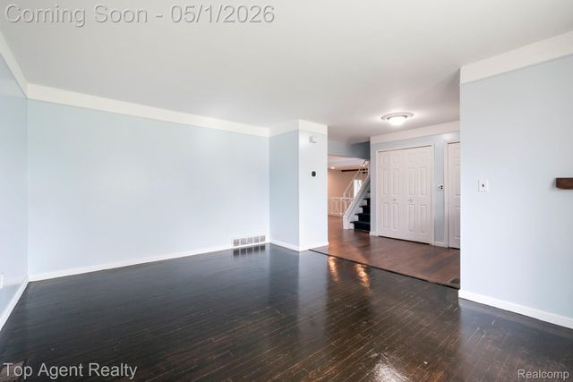 30151 Barbary Court, Warren, MI 48093