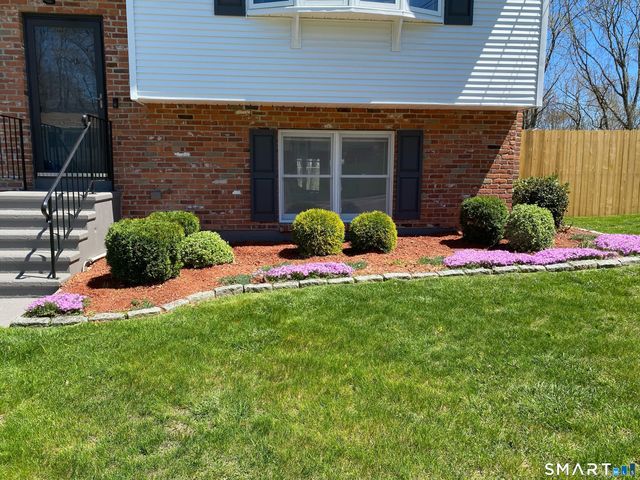 31 Kendall Circle, Waterbury, CT 06708