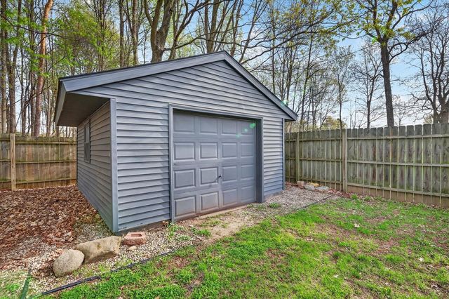 1533 N 33rd Street, Galesburg, MI 49053