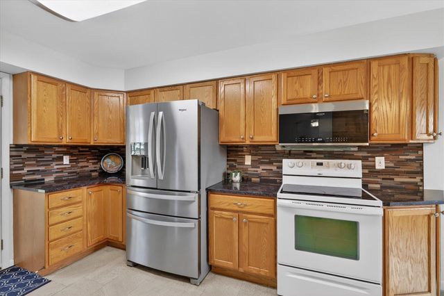 1533 N 33rd Street, Galesburg, MI 49053