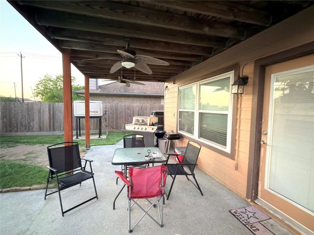 3504 Whitestone Drive, Pearland, TX 77584