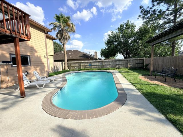 3504 Whitestone Drive, Pearland, TX 77584