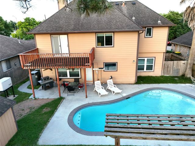 3504 Whitestone Drive, Pearland, TX 77584