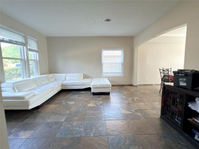 3504 Whitestone Drive, Pearland, TX 77584