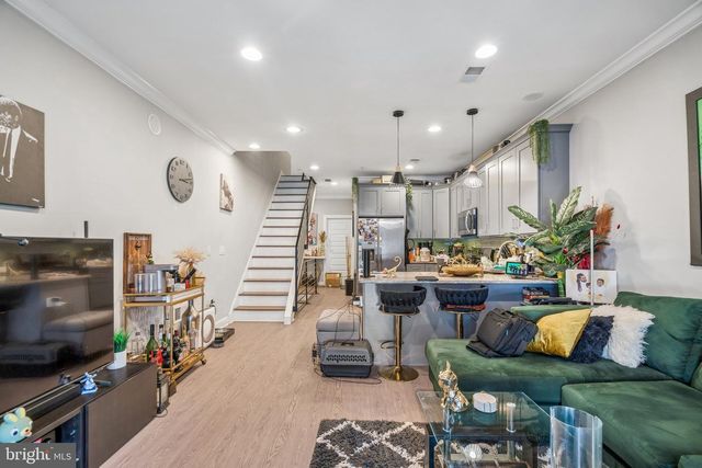 924 W SUSQUEHANNA AVE, Philadelphia, PA 19122