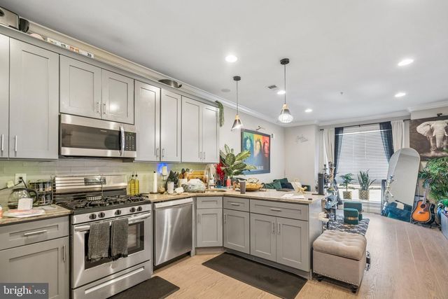 924 W SUSQUEHANNA AVE, Philadelphia, PA 19122