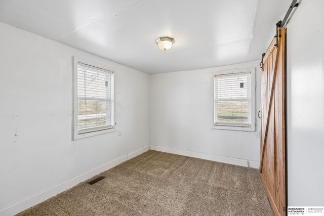 72030 649 Avenue, Shubert, NE 68437