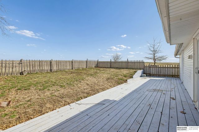 72030 649 Avenue, Shubert, NE 68437