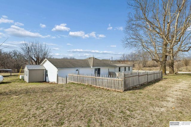 72030 649 Avenue, Shubert, NE 68437