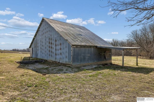 72030 649 Avenue, Shubert, NE 68437