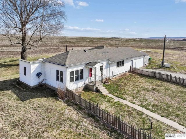 72030 649 Avenue, Shubert, NE 68437