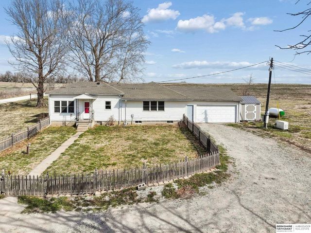 72030 649 Avenue, Shubert, NE 68437