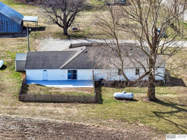72030 649 Avenue, Shubert, NE 68437