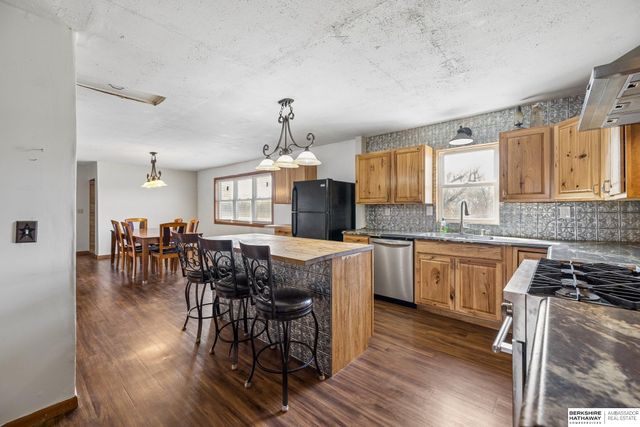 72030 649 Avenue, Shubert, NE 68437