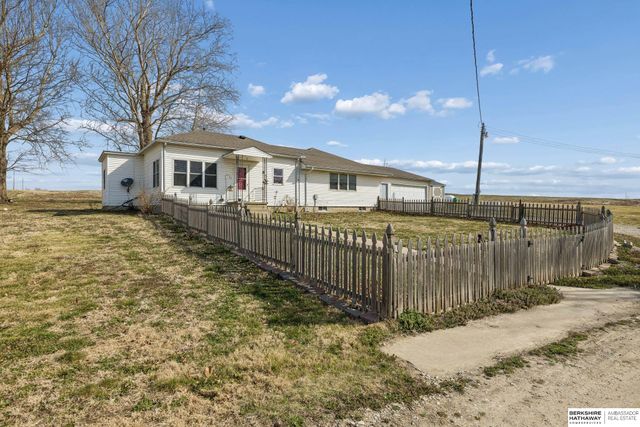 72030 649 Avenue, Shubert, NE 68437