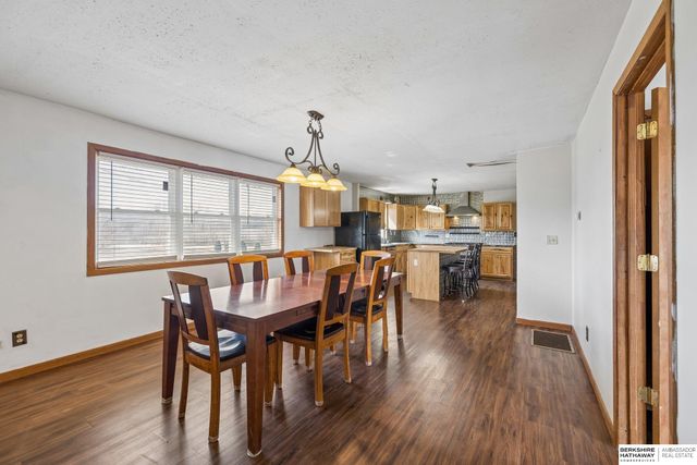 72030 649 Avenue, Shubert, NE 68437