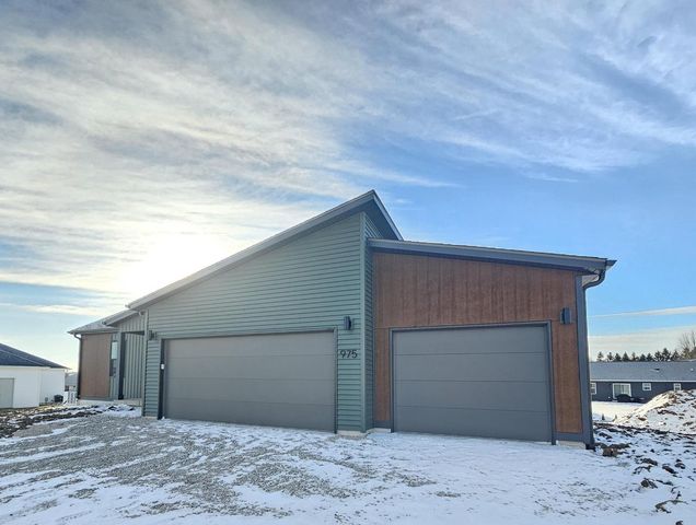 979 Pheasant Run, Lomira, WI 53048
