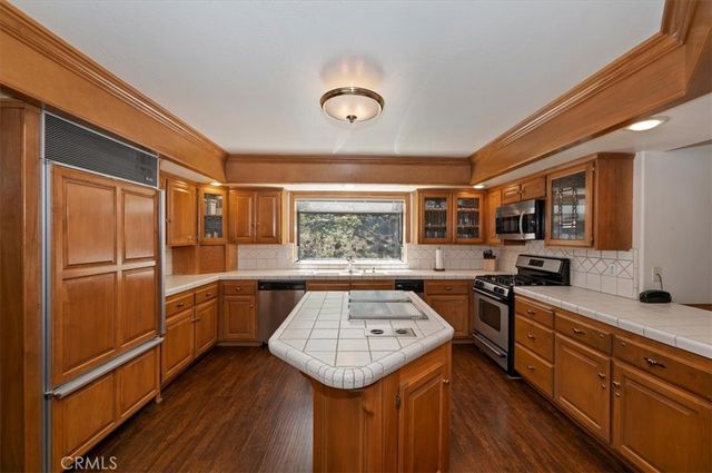 27336 Alpen, Lake Arrowhead, CA 92352