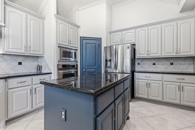 8411 Middle Canyon Road, Katy, TX 77494