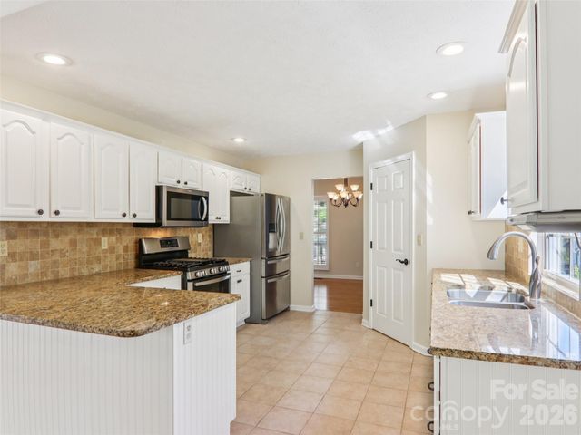 117 Apple Meadow Court, Hendersonville, NC 28739