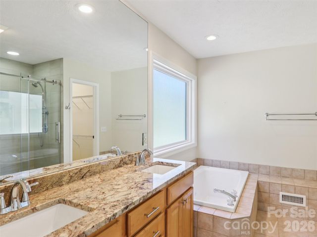 117 Apple Meadow Court, Hendersonville, NC 28739