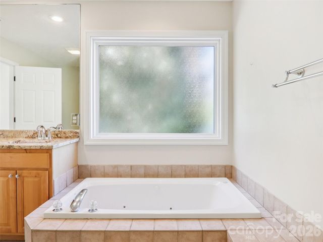 117 Apple Meadow Court, Hendersonville, NC 28739