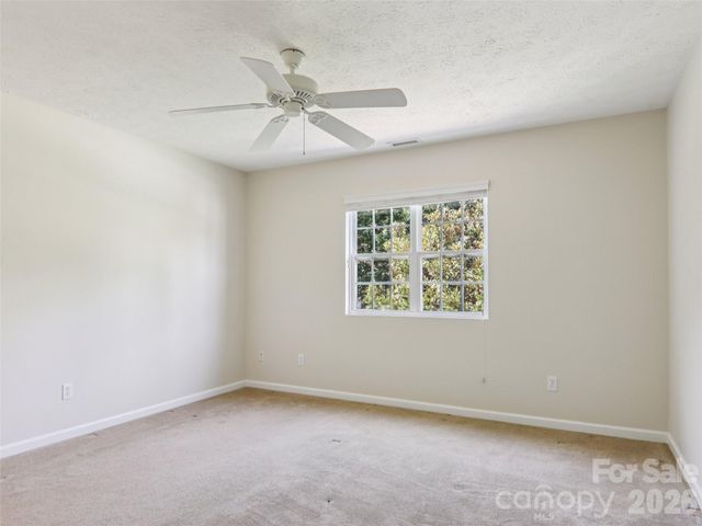 117 Apple Meadow Court, Hendersonville, NC 28739