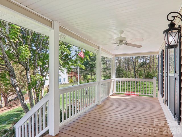 117 Apple Meadow Court, Hendersonville, NC 28739