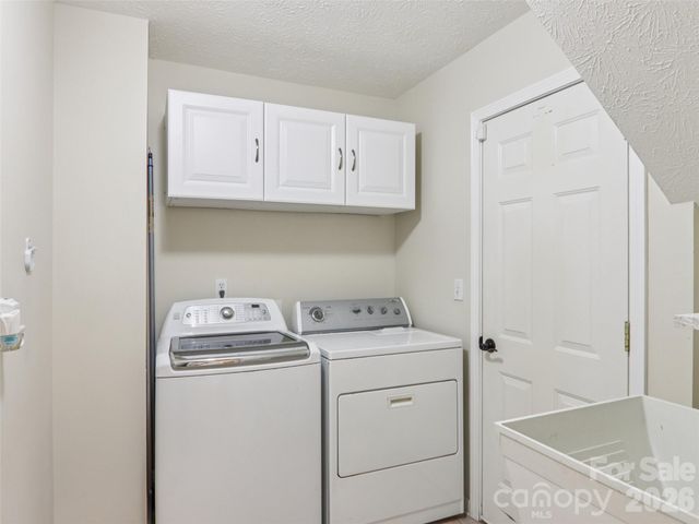 117 Apple Meadow Court, Hendersonville, NC 28739
