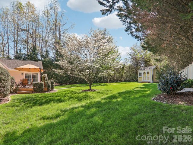 117 Apple Meadow Court, Hendersonville, NC 28739