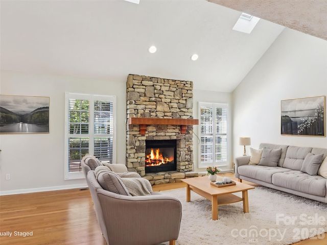 117 Apple Meadow Court, Hendersonville, NC 28739