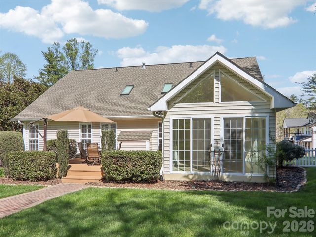 117 Apple Meadow Court, Hendersonville, NC 28739