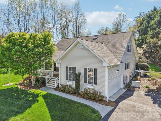 117 Apple Meadow Court, Hendersonville, NC 28739