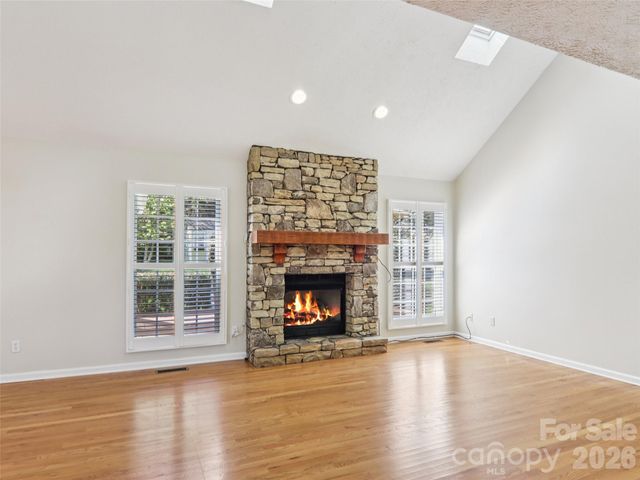 117 Apple Meadow Court, Hendersonville, NC 28739