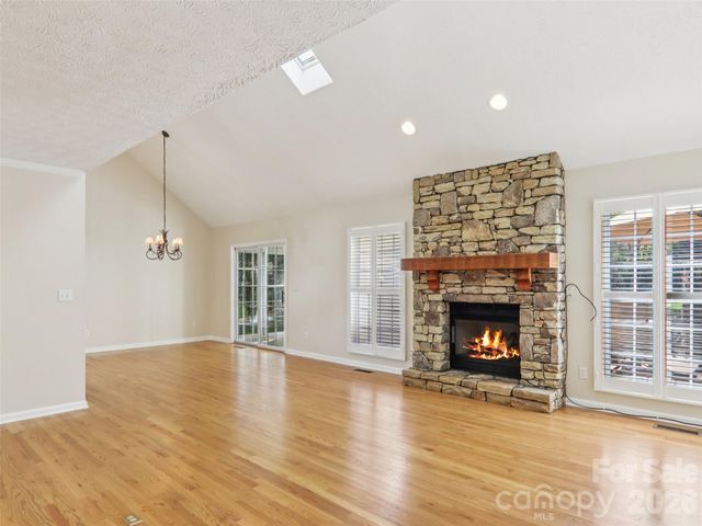 117 Apple Meadow Court, Hendersonville, NC 28739