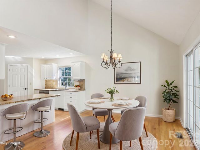 117 Apple Meadow Court, Hendersonville, NC 28739
