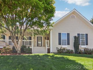 117 Apple Meadow Court, Hendersonville, NC 28739
