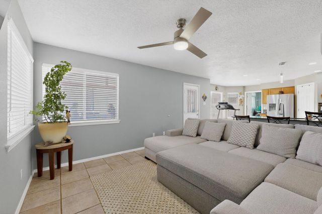 8100 Glenbrook Place NW, Albuquerque, NM 87120