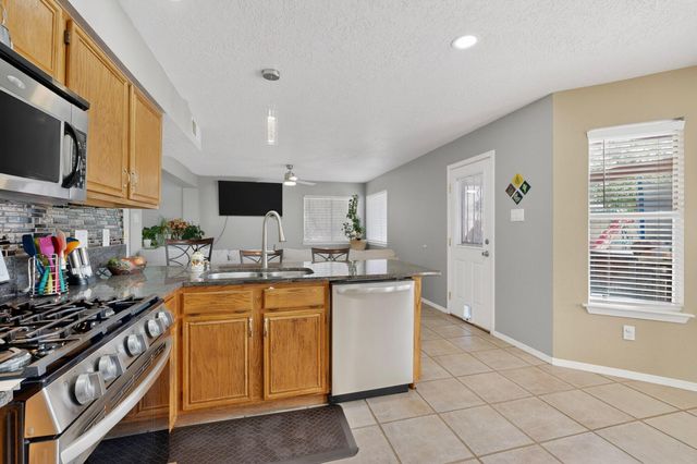 8100 Glenbrook Place NW, Albuquerque, NM 87120