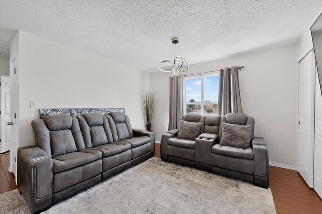 8100 Glenbrook Place NW, Albuquerque, NM 87120