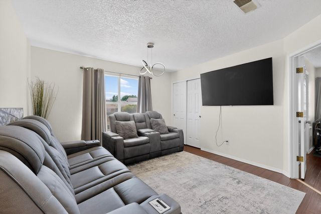 8100 Glenbrook Place NW, Albuquerque, NM 87120